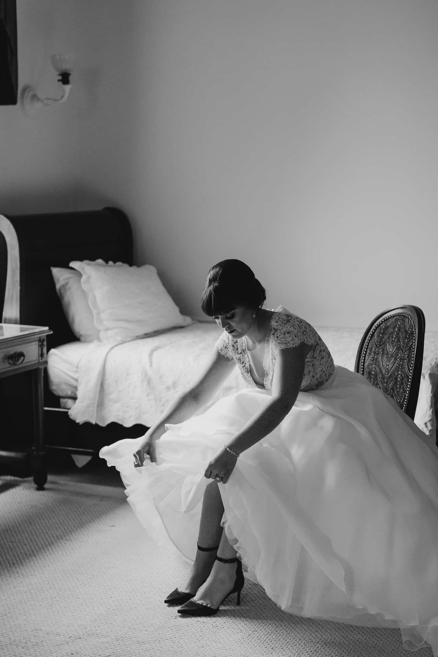 Bride getting ready at Sleepy Hollow Country Club 